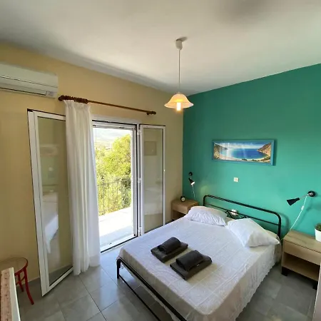 Alexander 4 Apartment *